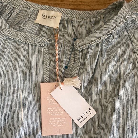 NWT Mirth Blouse.Blue Fitted Flutter Sleeve Blouse with Ruffles. Size Small - Picture 2 of 10
